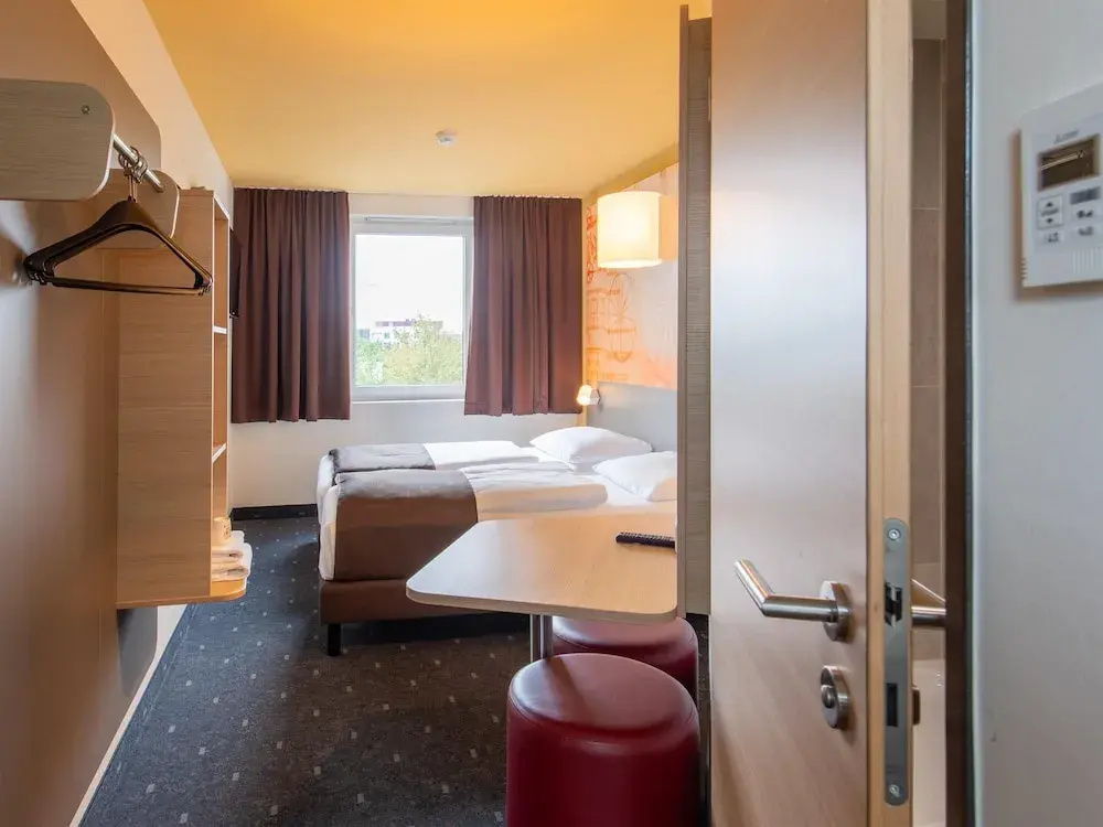 Double room (twin beds)