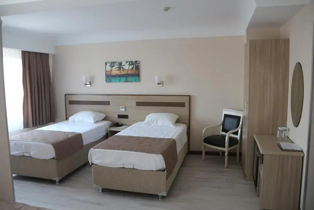 Double room (full double bed)