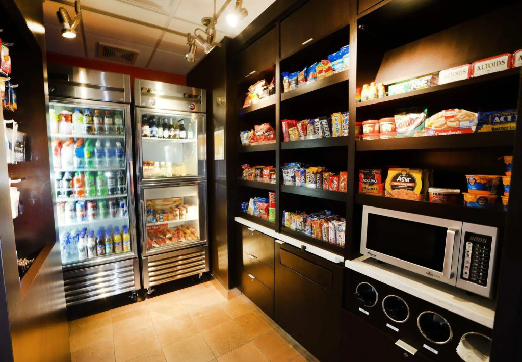 Food & Beverage