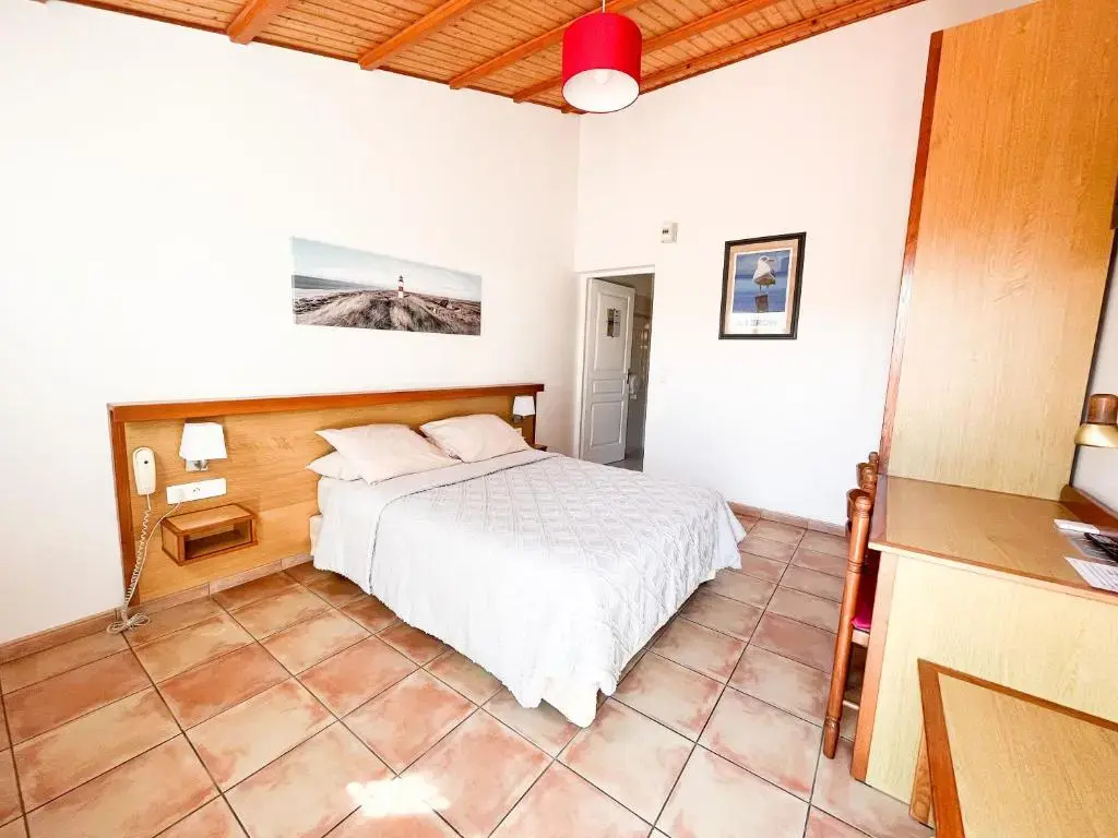 Superior Double room (full double bed)
