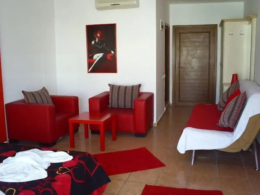 Deluxe Double room (full double bed)