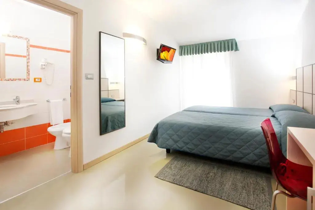 Standard Double room with pool view (full double bed)