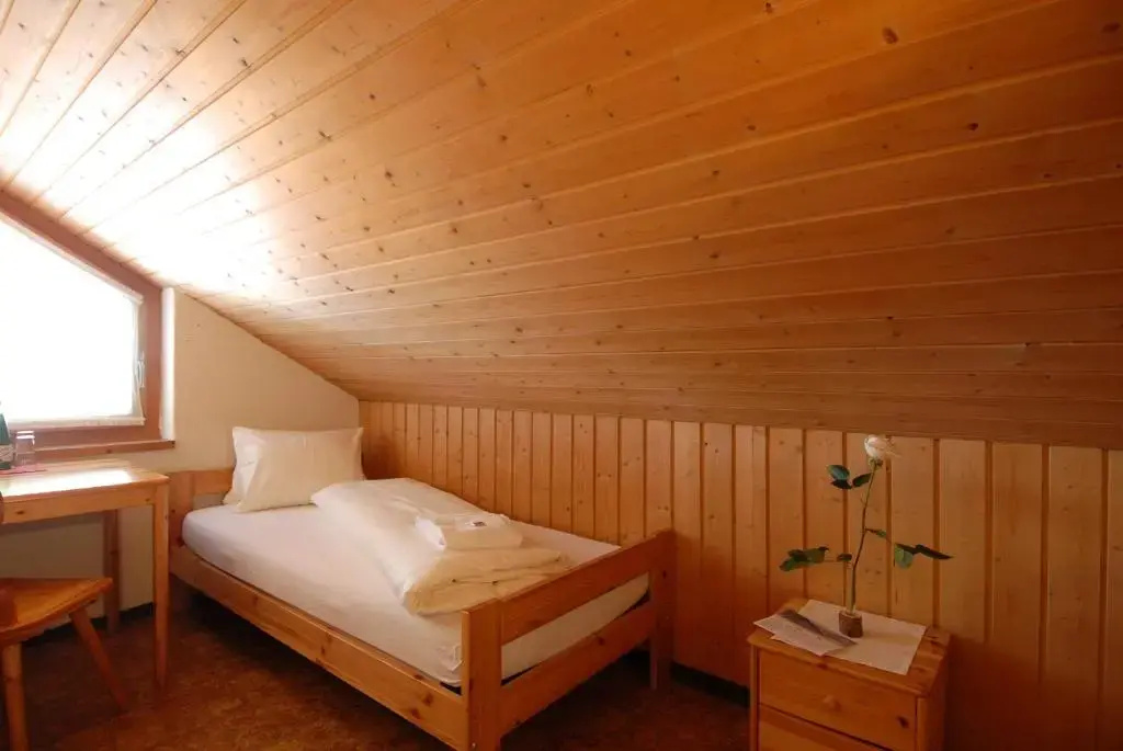 Economy room