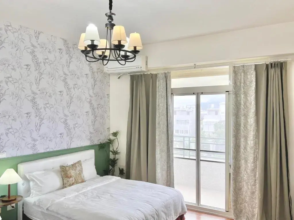 Deluxe Double room with balcony (full double bed)