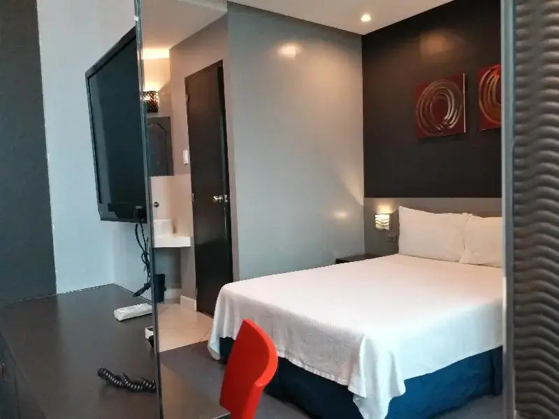 Superior Double room with balcony (full double bed)