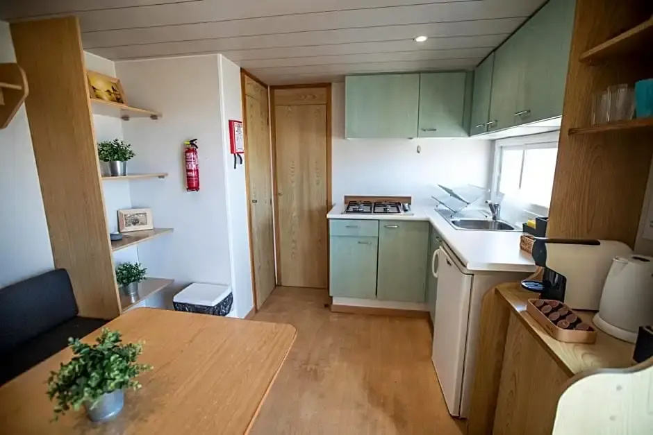 2 Bedrooms Bungalow