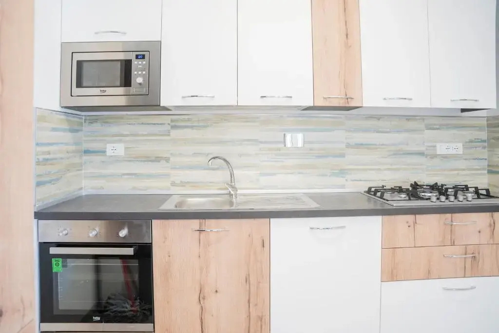 045 - Villetta LUSSUOSA con 2 camere da letto con Giardino 15 minuti dal Mare