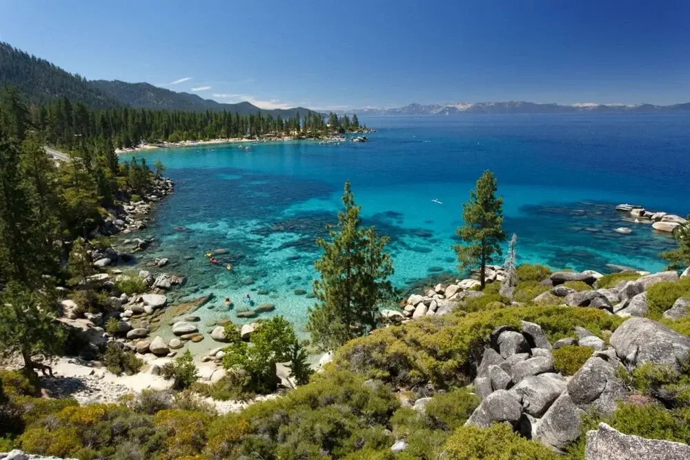Black Bear by Avantstay Spacious Viking Lodge in Tahoe Donner w/ Game Room & Hot Tub!