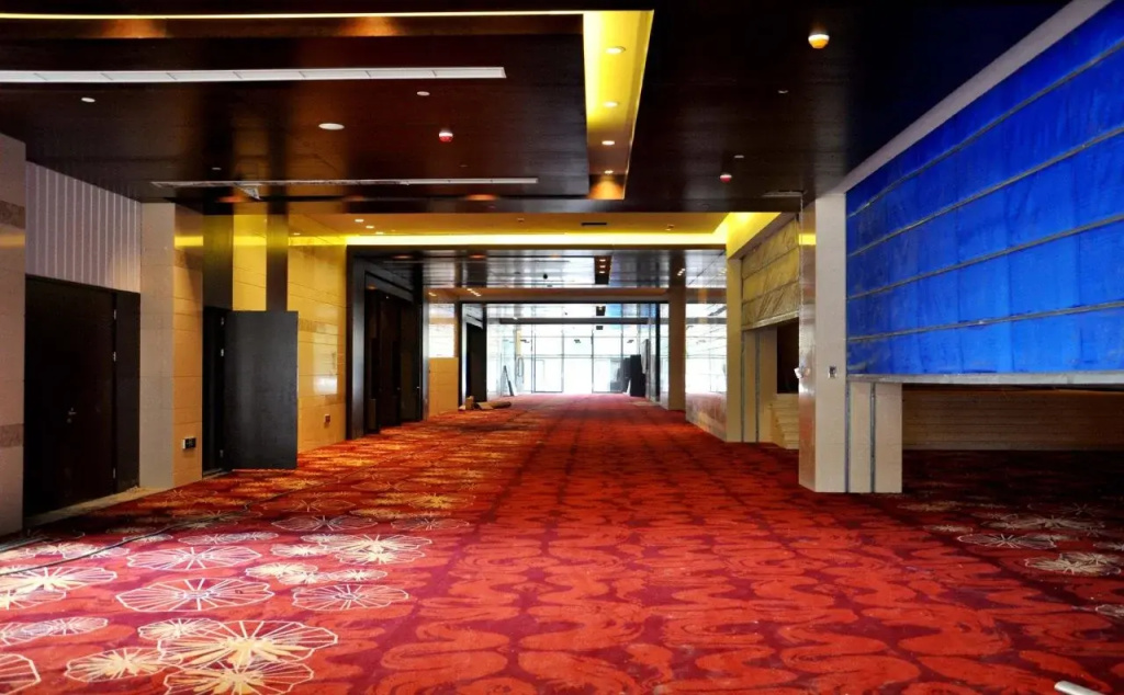 Lobby & Reception