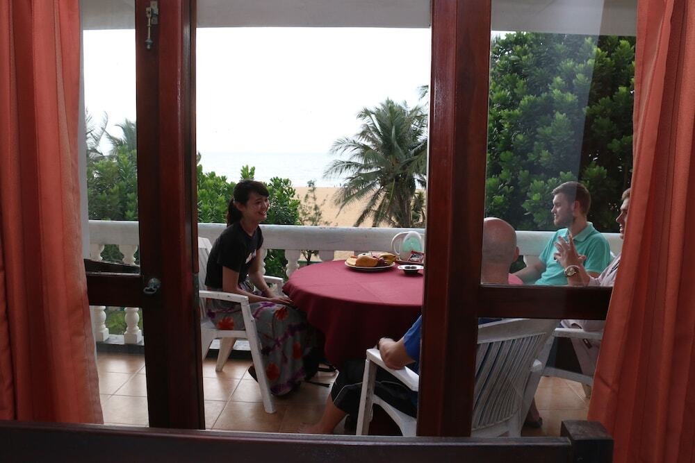 Topaz Beach Hotel