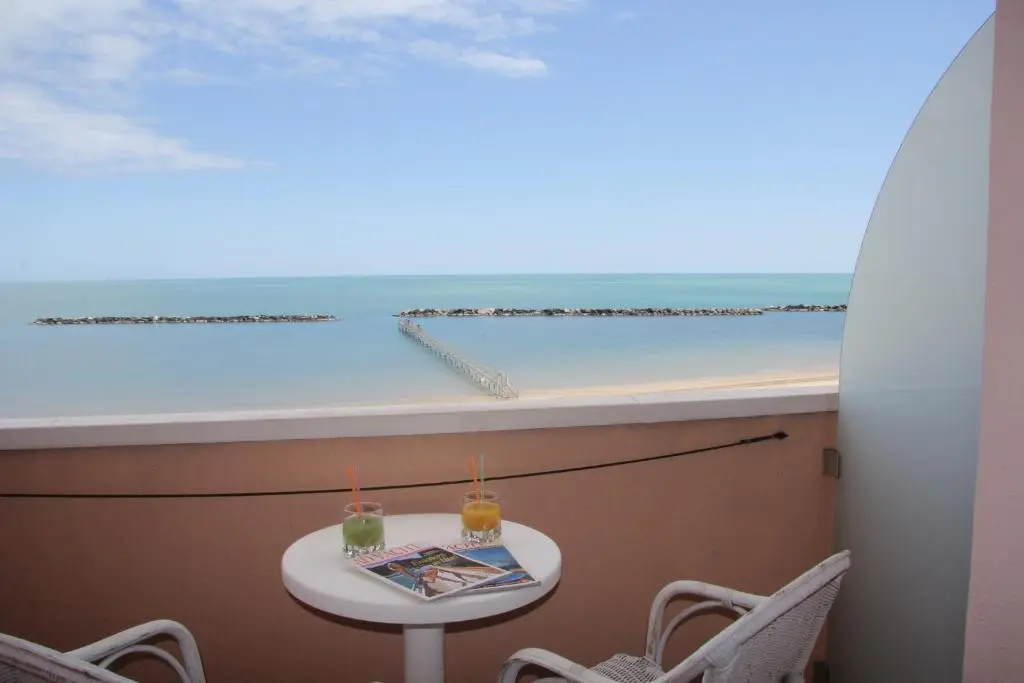 Amare Beach Hotel - Chambres