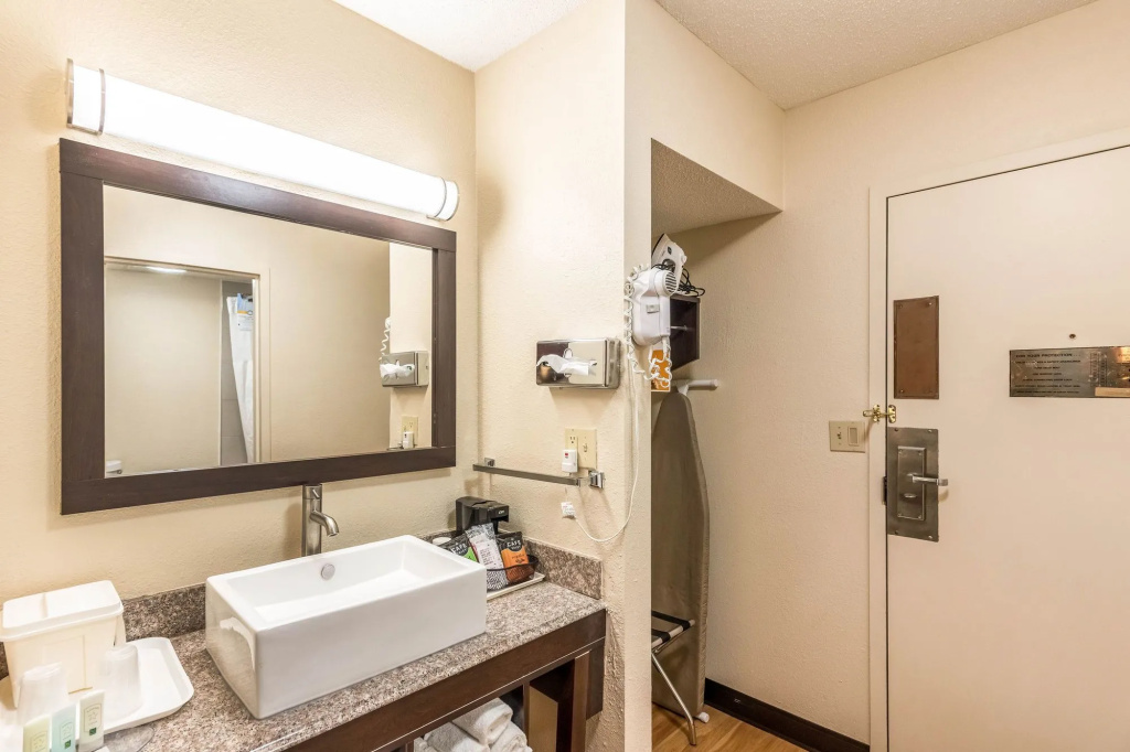 Colby Inn and Suites - Général
