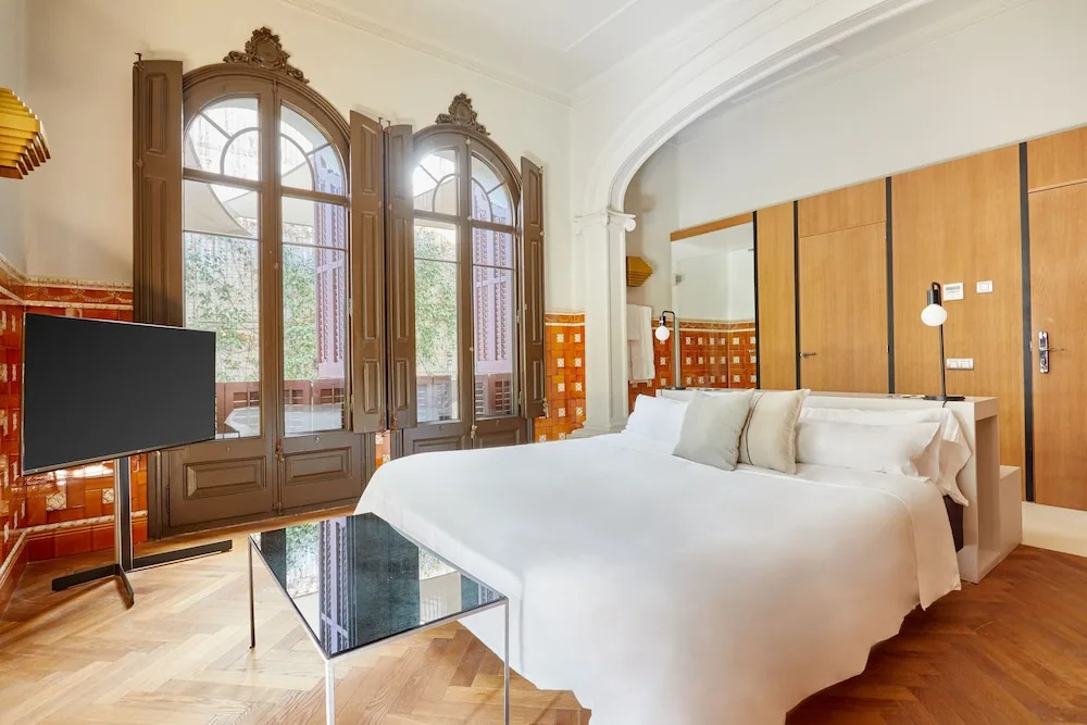 Double Suite (full double bed)
