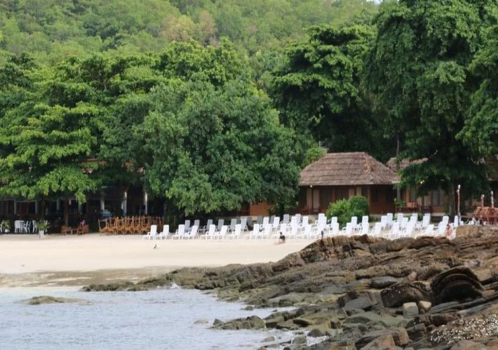 Beach & Waterfront