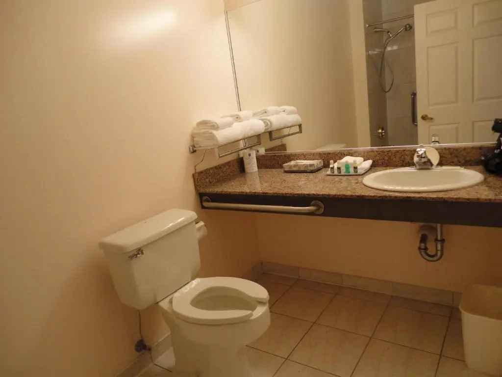 Rosedale Condominiums - Chambres