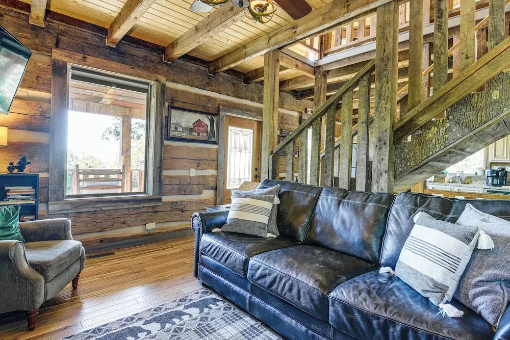 Hot Tub + Pool Table: 3-story Gatlinburg Cabin!