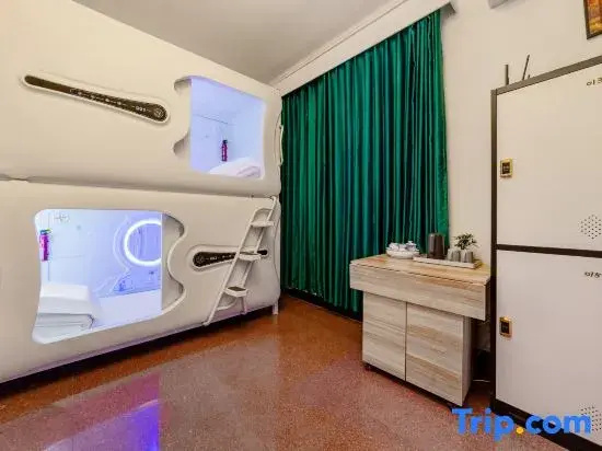 Bed in Dorm