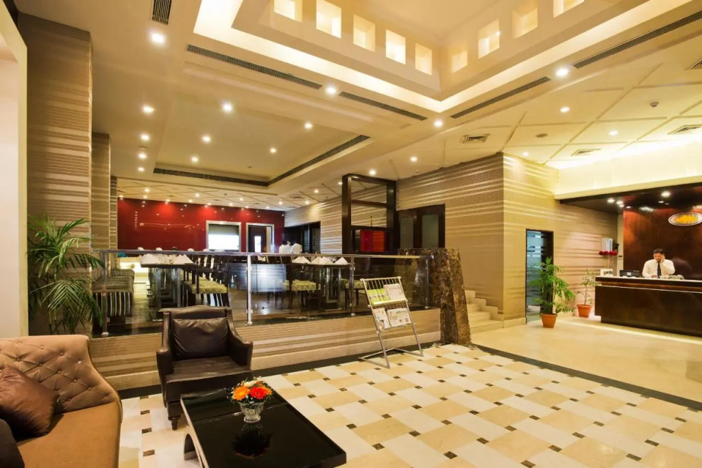 Lobby & Reception