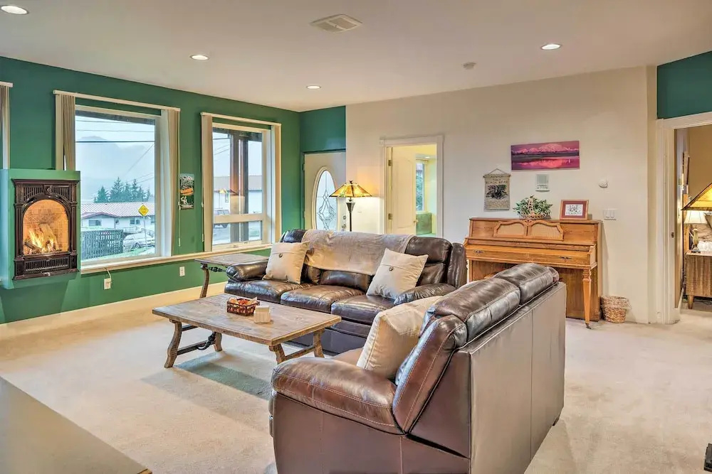 Ketchikan Home: Bay Views, 1/2 Mi to Hiking Trails — фото 3