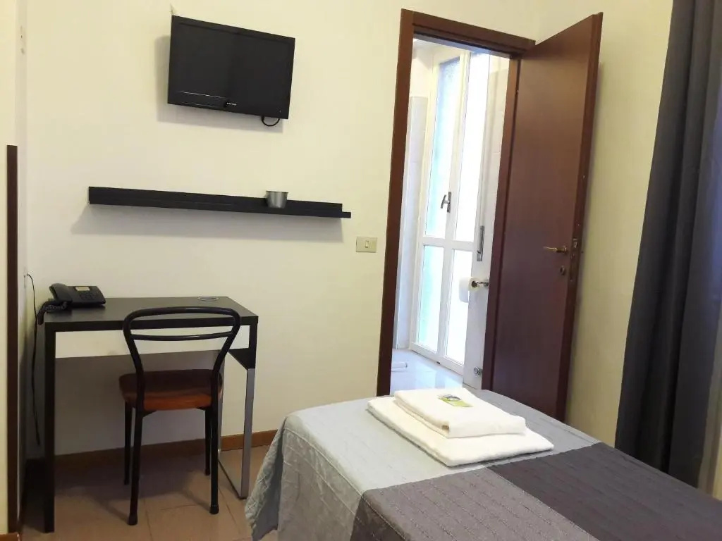 Economy room