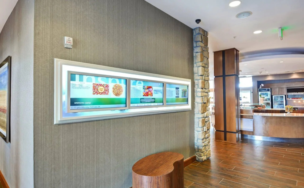Lobby & Reception