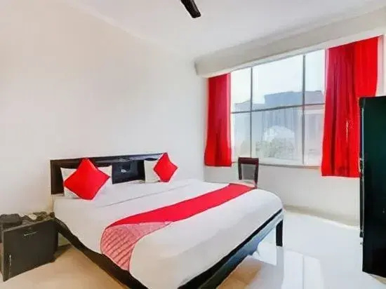 Hotel Amaira by OYO Rooms