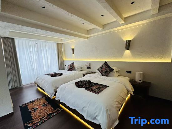 Superior Double Suite (full double bed)