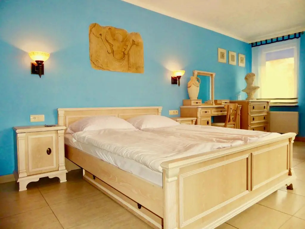Deluxe Double room with balcony (full double bed)