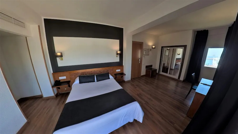 Ohtels Gran Hotel Almería - Chambres