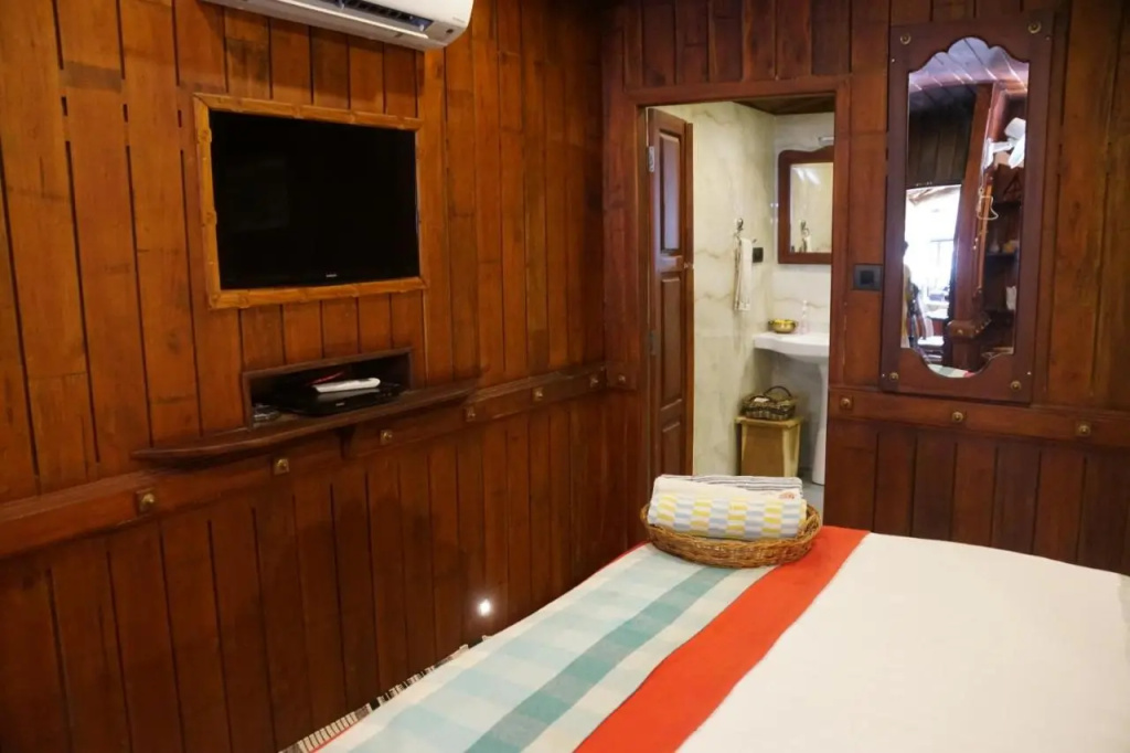 Soma Houseboat - Général