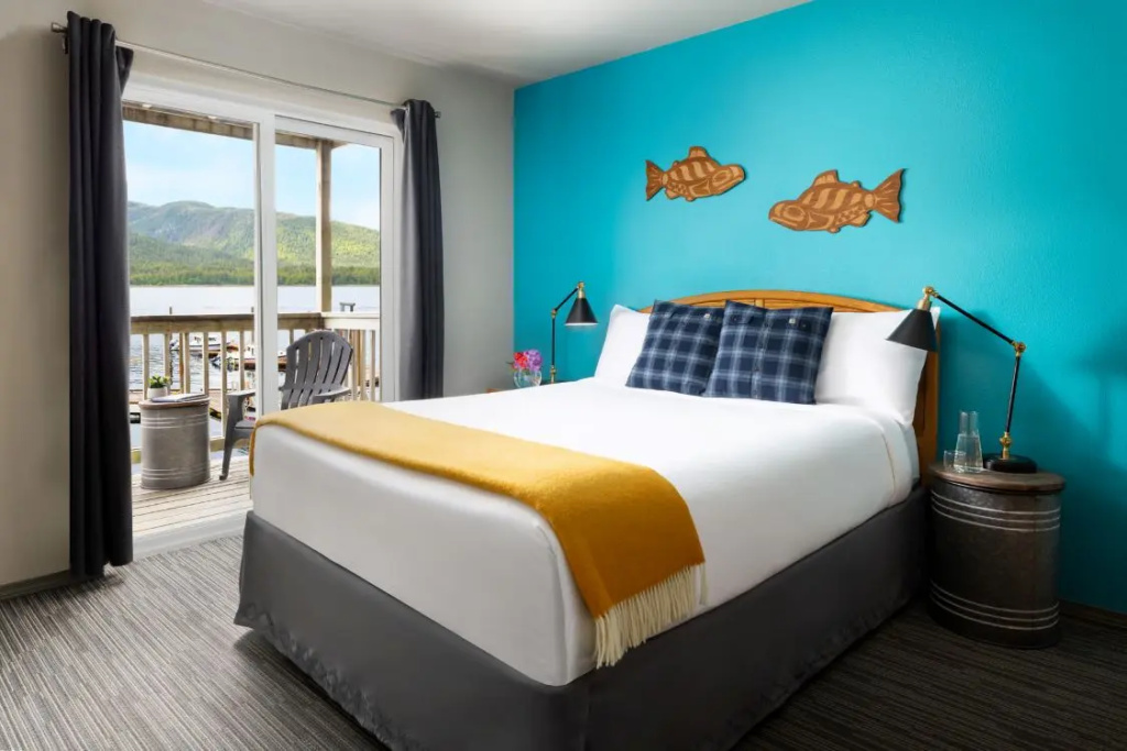 Standard Double room with ocean view (full double bed)