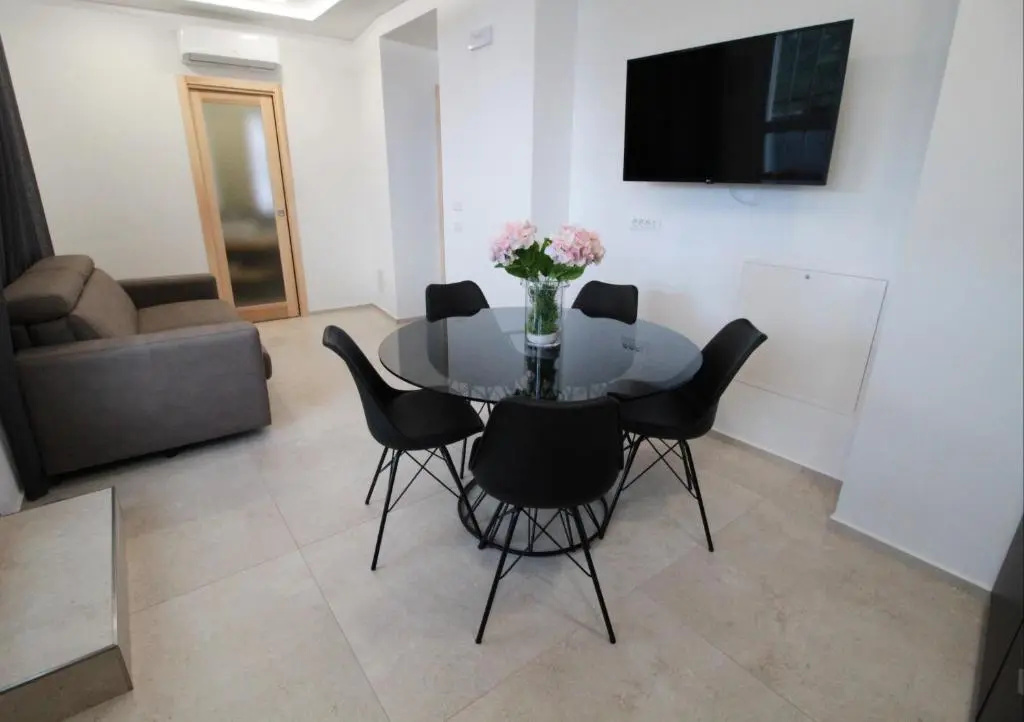 2 Bedrooms Single Apartment with balcony