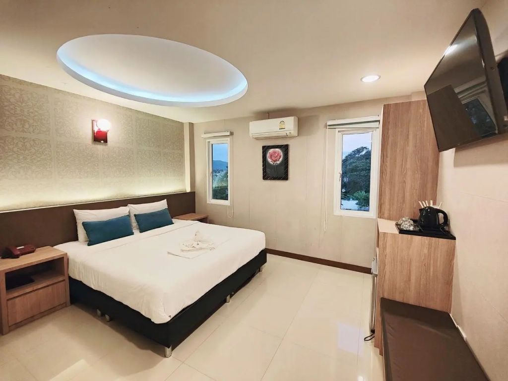 Superior room with river view