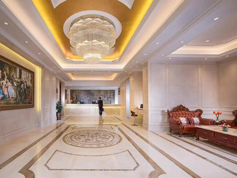 Lobby & Reception