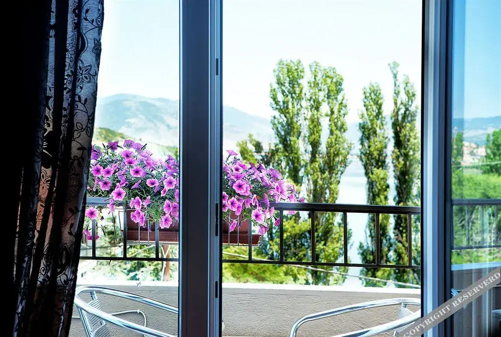 Balcony & Terrace