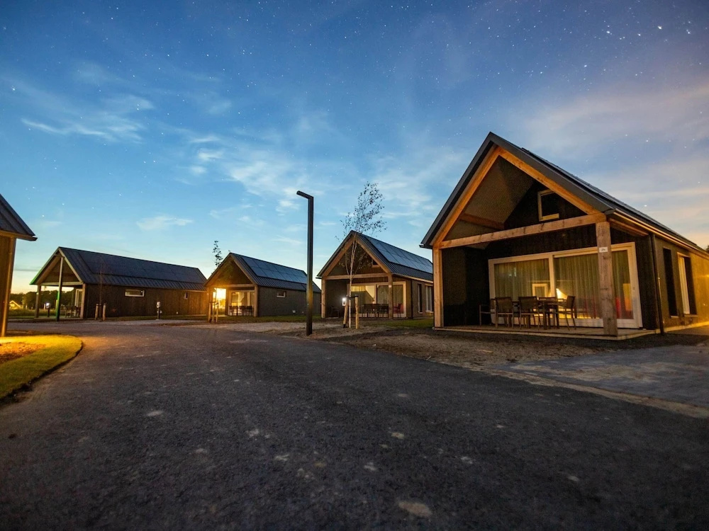 Dune Lodge on a Holiday Park, Beach at 1.3 km