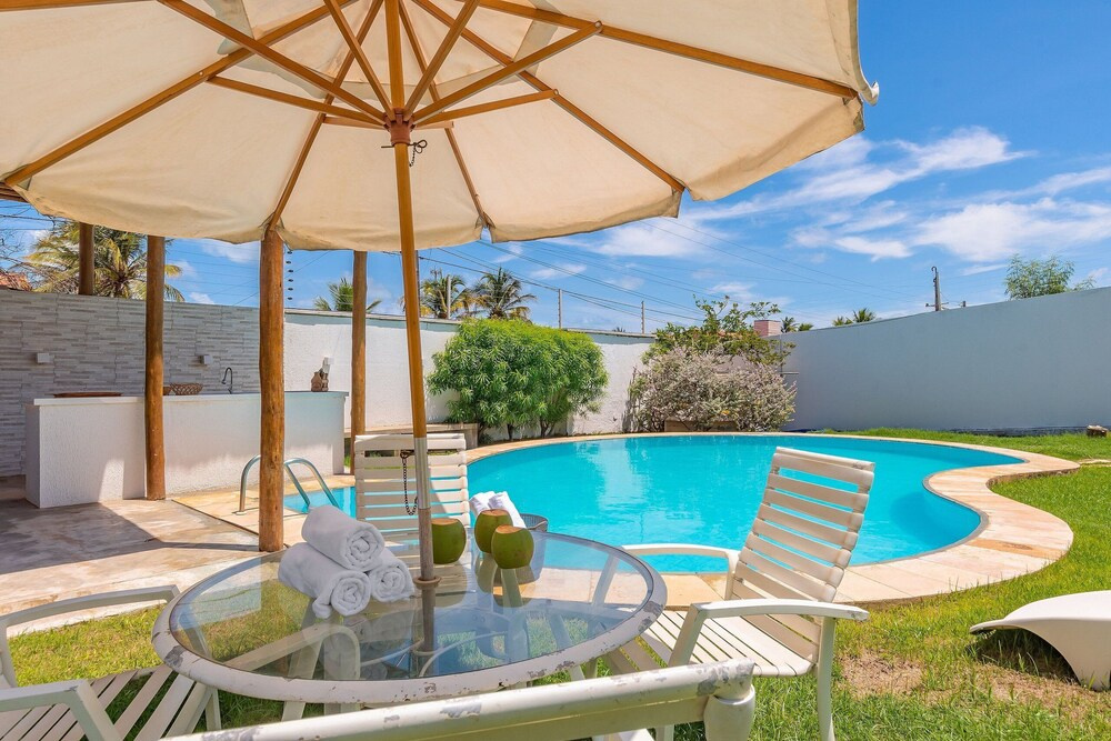 House in the Heart of Porto das Dunas by Carpediem