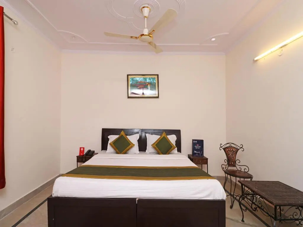 Hotel Stay @ 23 By OYO Rooms