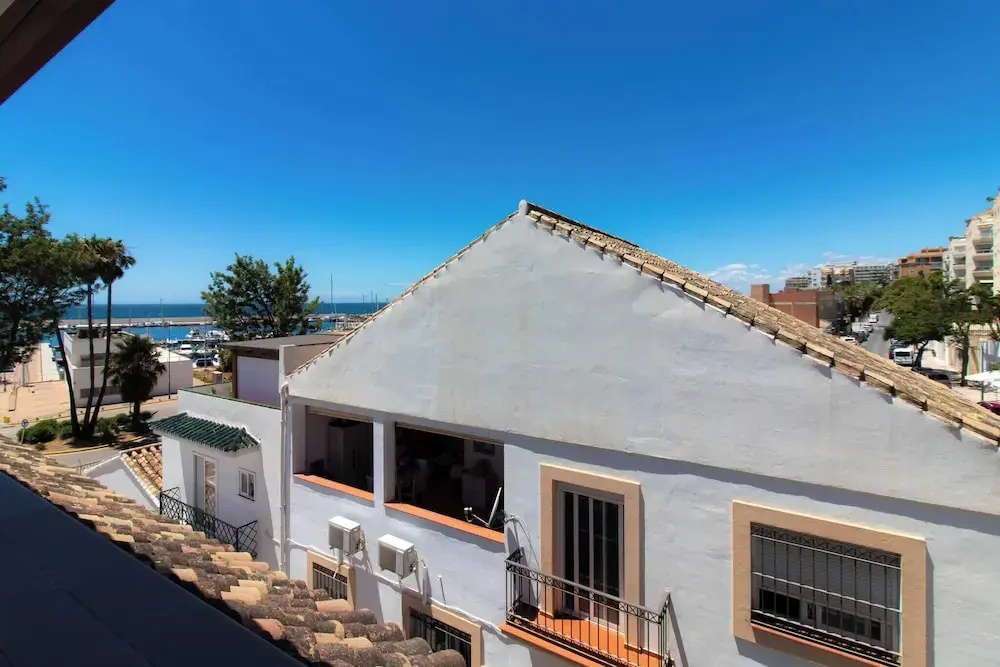 Room in Guest Room - Private Room in the Fishing Port of Marbella