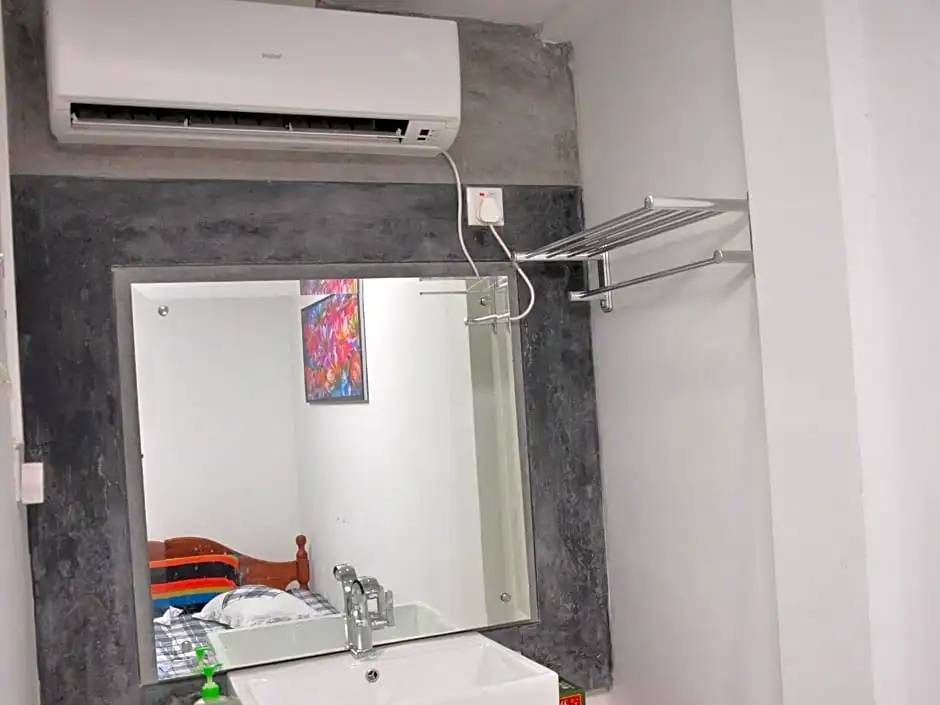 Deluxe Double room (full double bed)