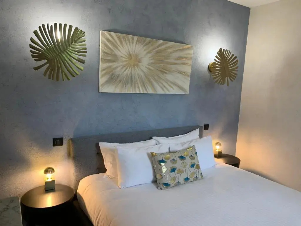 Standard Double room (full double bed)