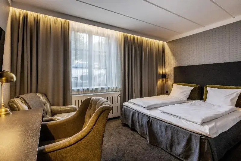Superior Double room with balcony (full double bed)
