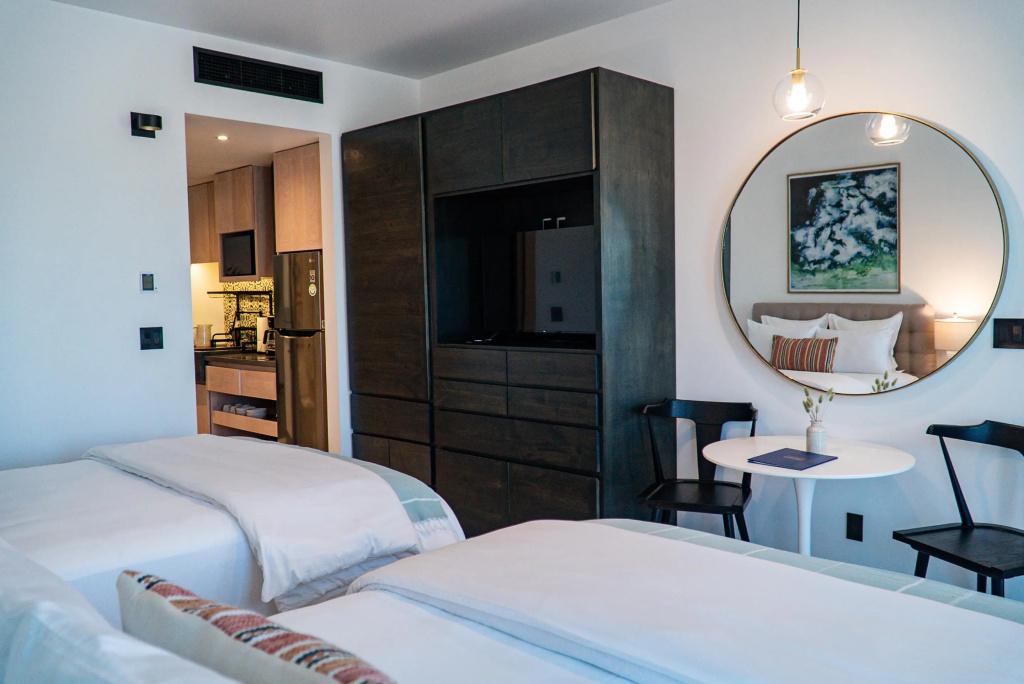 Flamboyan Hotel & Residences — 5