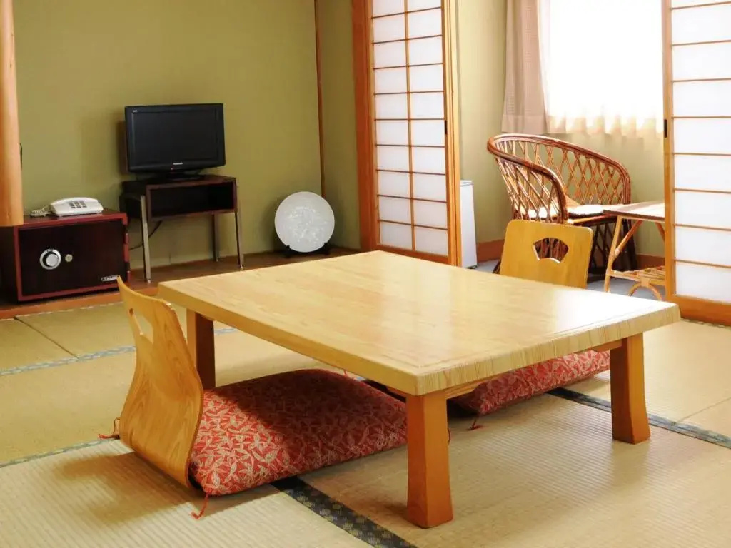 Standard Family room with mountain view