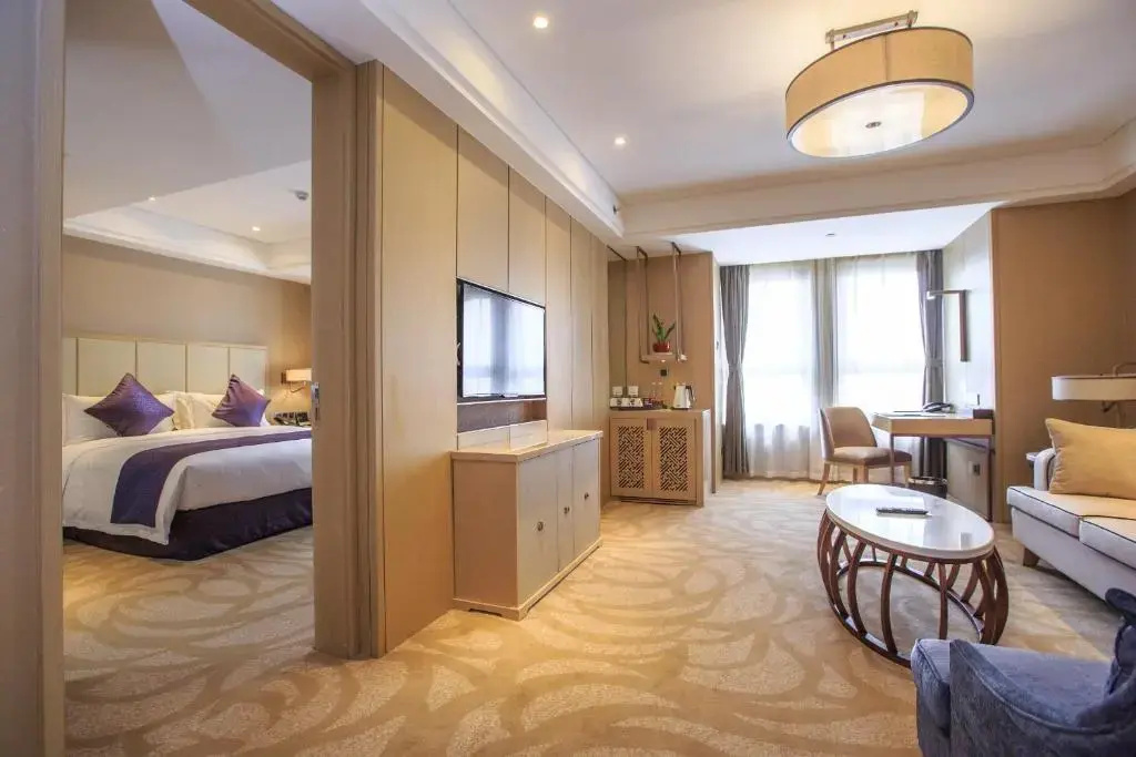Deluxe Suite