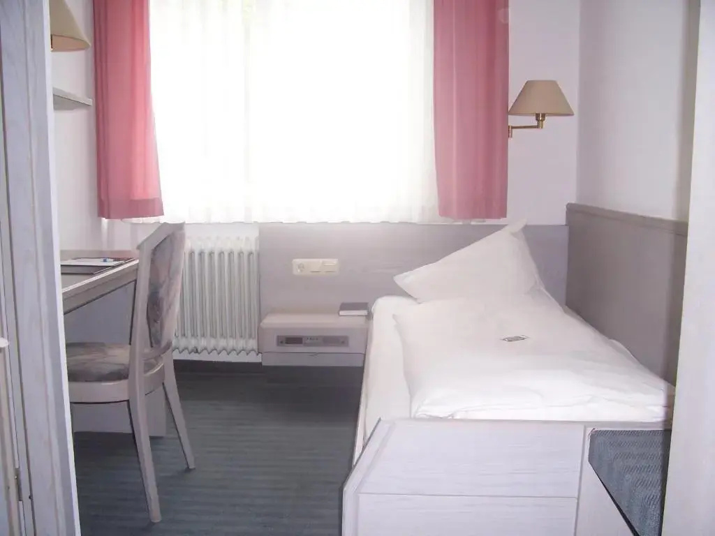 Economy room