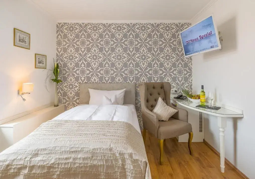 Standard Double room (full double bed)