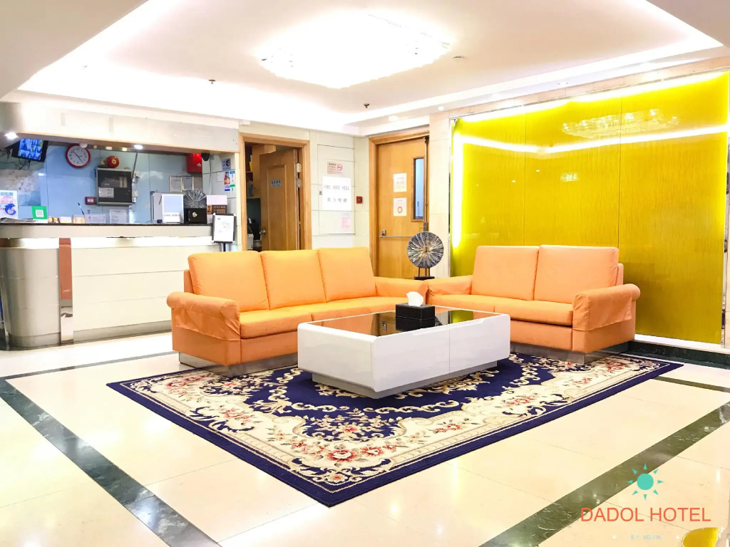Lobby & Reception
