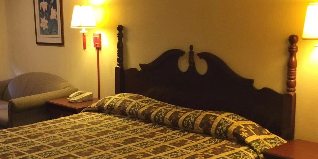 Howards Inn Motel