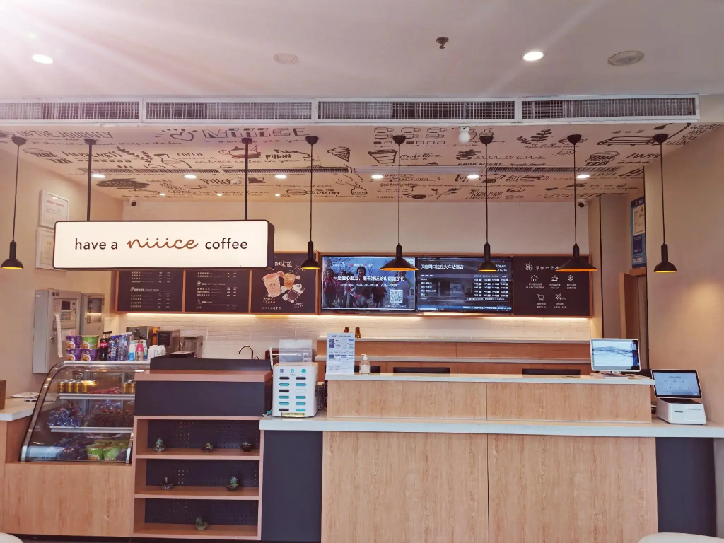 Lobby & Reception